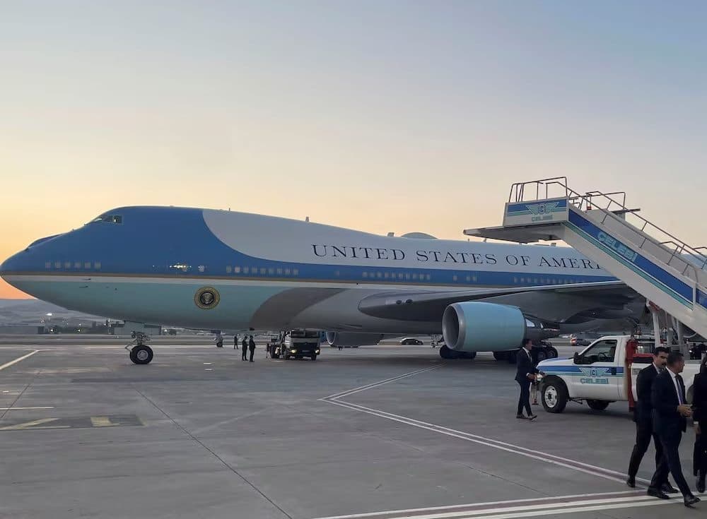 El escándalo del avión revela fricciones entre Trump y la prensa