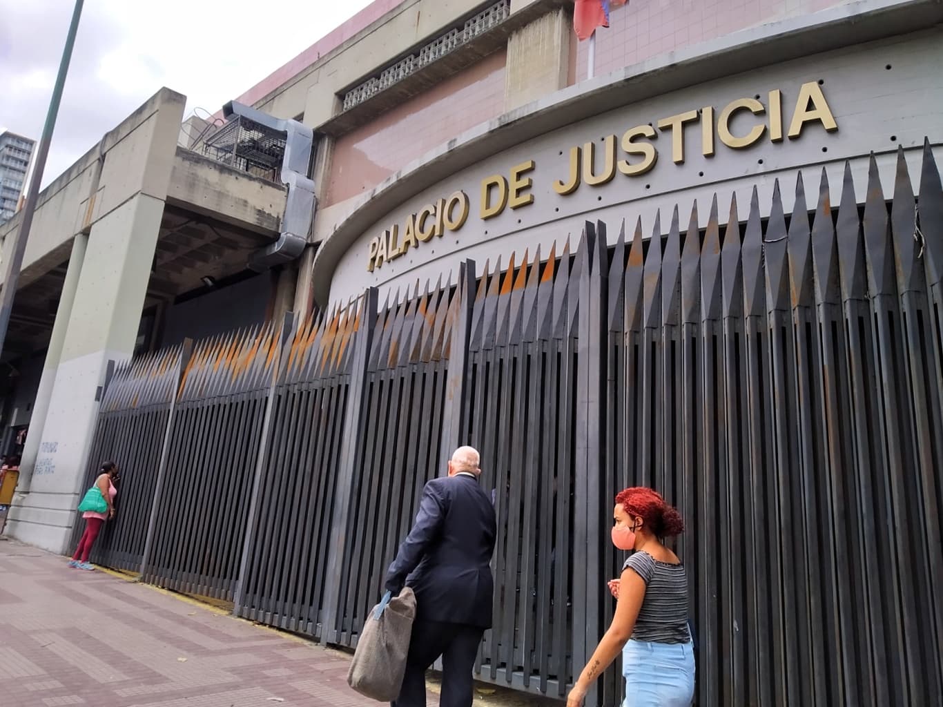 Juristas: No basta con eliminar los tribunales, hay que eliminar la jurisdicción