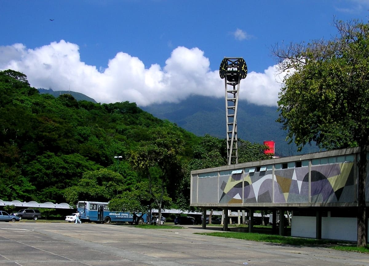 UCV Suspende Clases Hasta Septiembre Tras Devastadores Terremotos