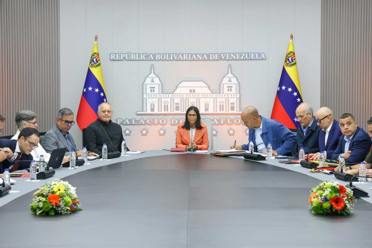 Expertos analizan la reestructuración del Estado en Venezuela: ¿un paso hacia la eficiencia?