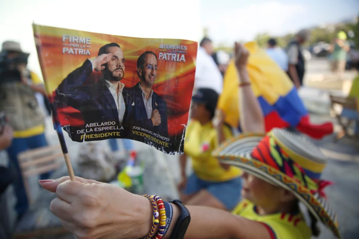 Gustavo Petro rechaza conteo electoral que favorece a De la Espriella