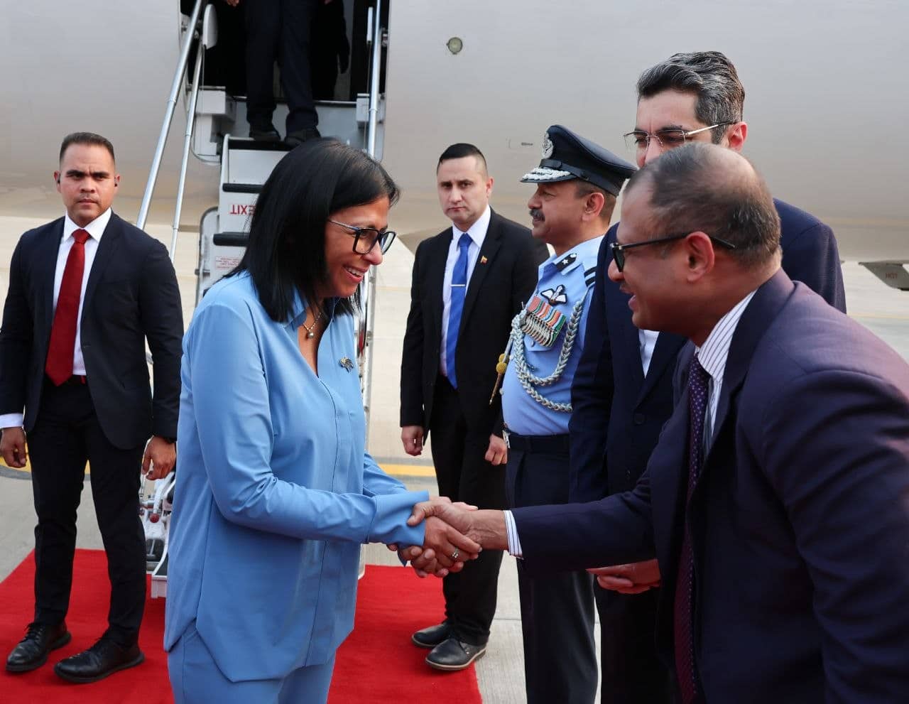 Delcy Rodríguez en India: Nuevos acuerdos petroleros respaldados por EE.UU.