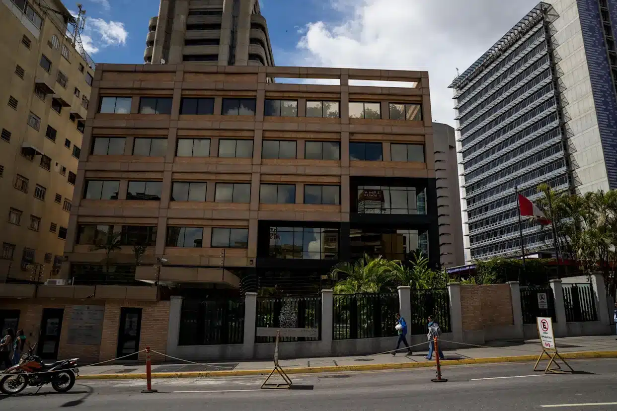 Canadá podría reabrir su embajada en Venezuela tras inspección