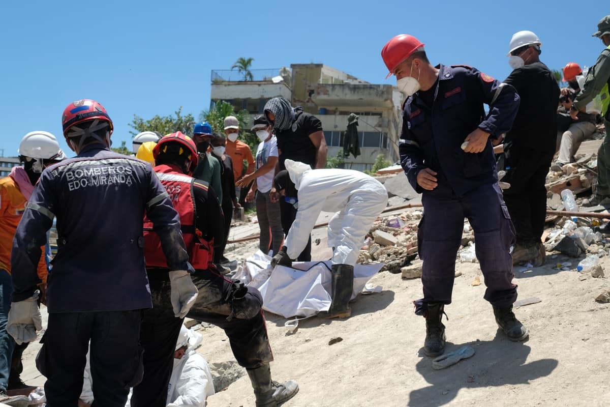 Aumentan a 3.685 los muertos y 16.740 heridos por terremotos en Venezuela