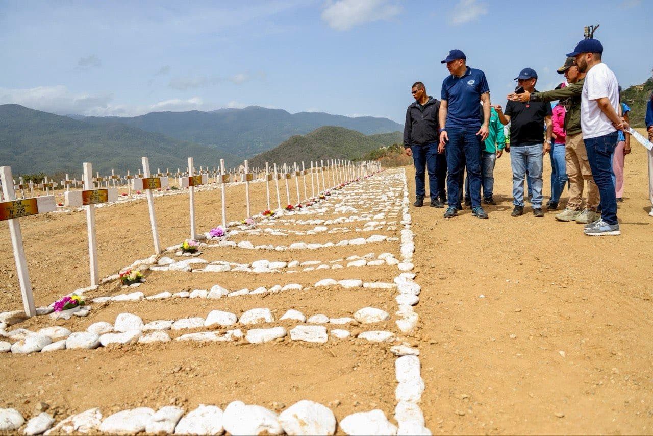 Inspección del MP en Cementerio La Esperanza: Verificando Sepulturas