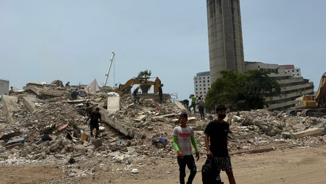 Varguenses luchan por rescatar a sus seres queridos tras terremotos