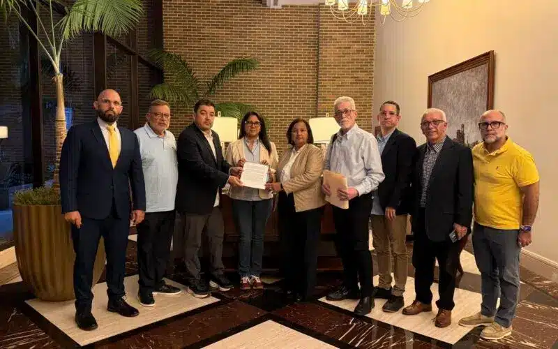 Dinorah Figuera promete liberar presos políticos en días próximos