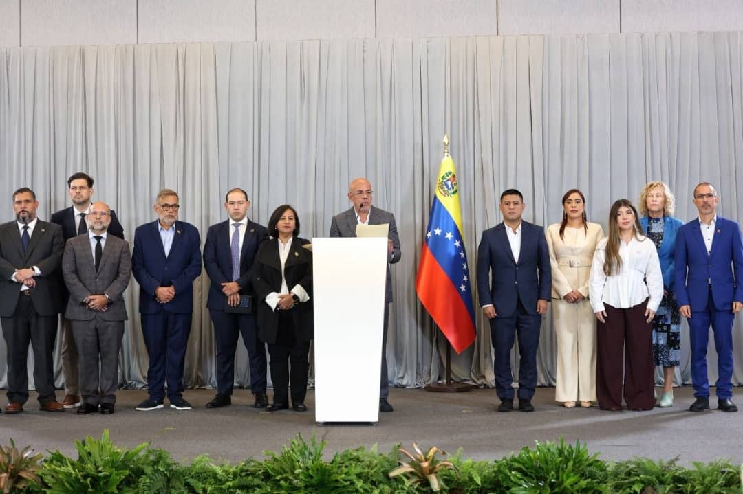 Acuerdos Clave en la Mesa de Diálogo: Un Paso Hacia la Democracia en Venezuela
