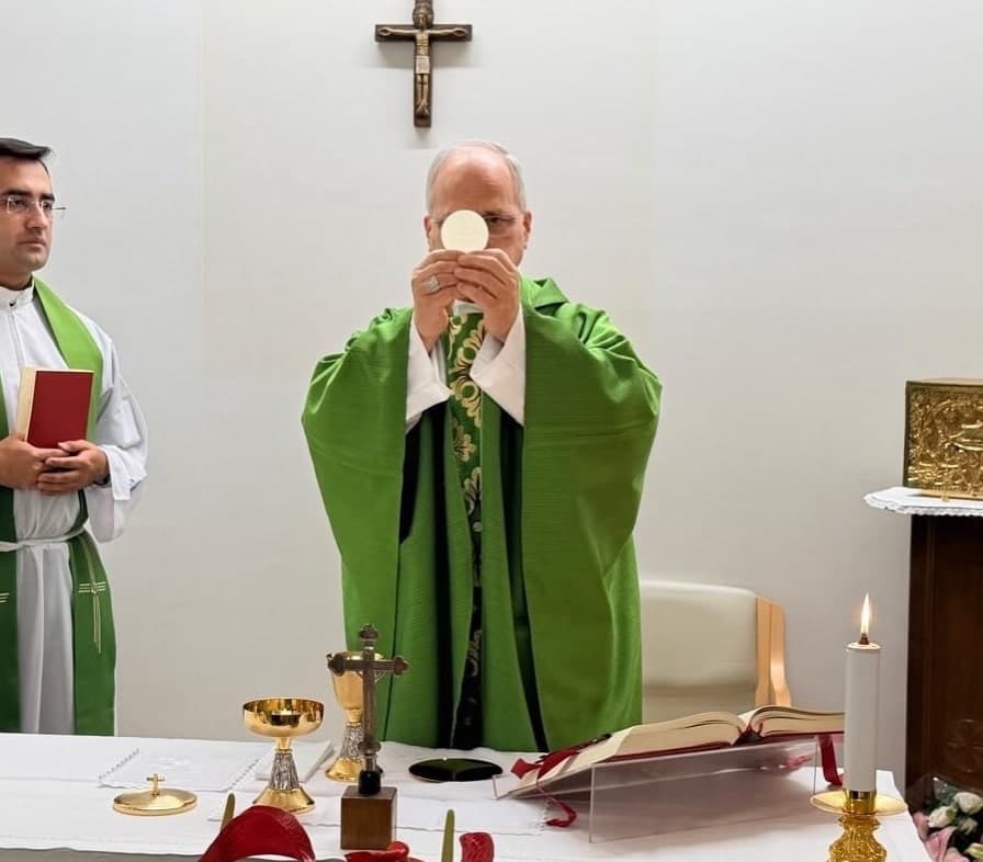 El papa León XIV celebra Santa Misa en el hospital Gemelli y muestra mejoría constante