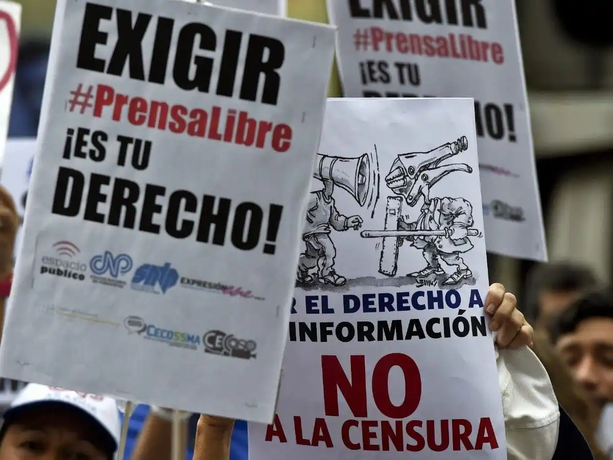 Sntp condena agresiones contra periodista de Efecto Cocuyo durante concentración opositora del #22Oct