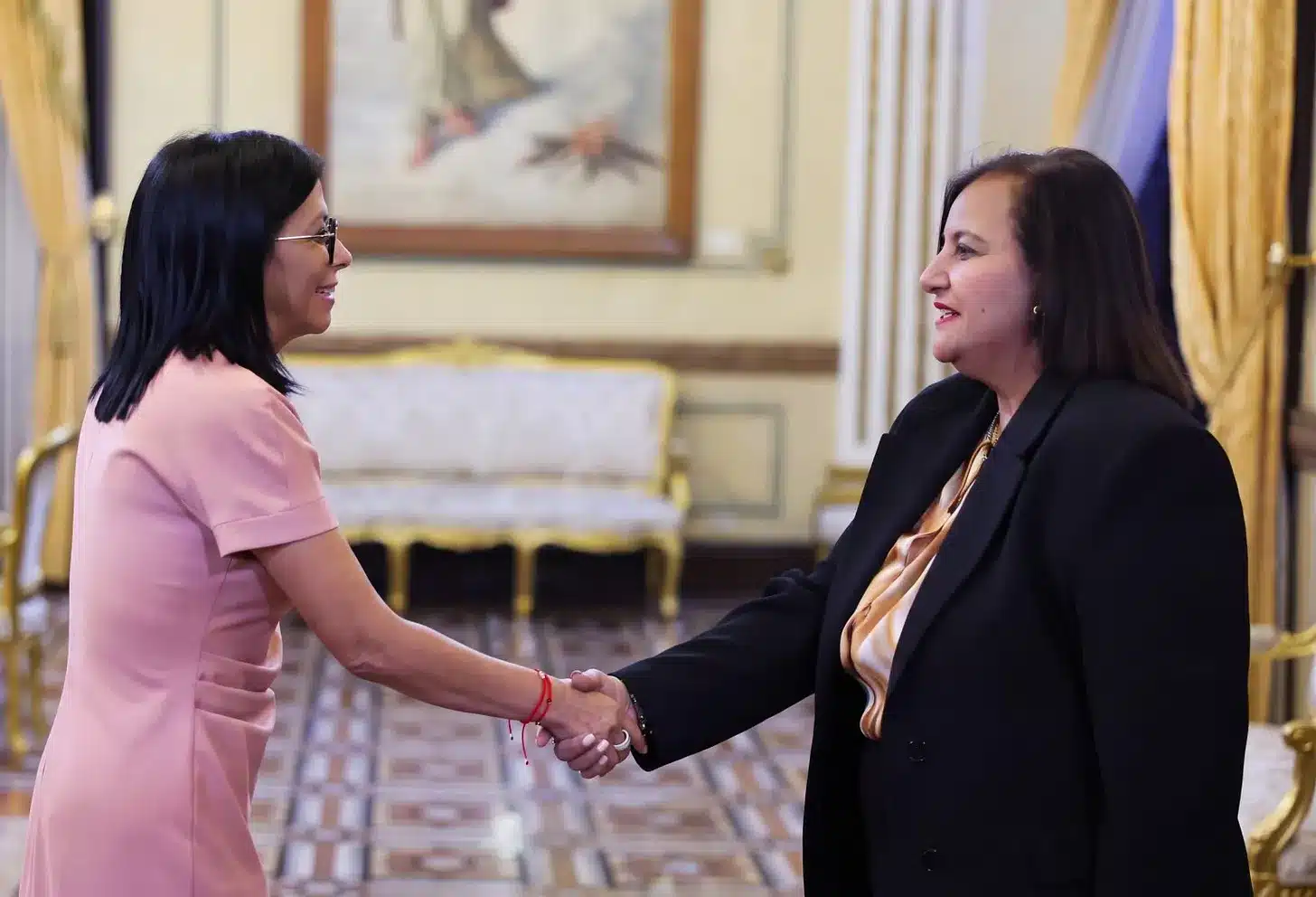 La tercera ronda del diálogo y la foto con Delcy Rodríguez: así lo ven politólogos