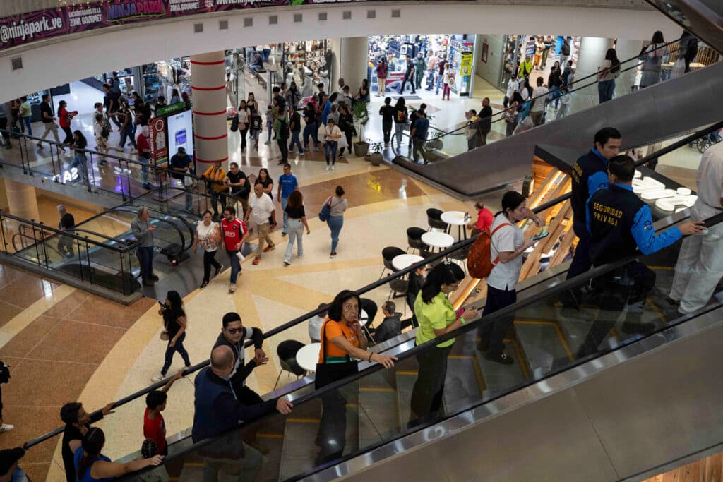 Centros Comerciales en Venezuela Apagan Escaleras Eléctricas por Ahorro Energético