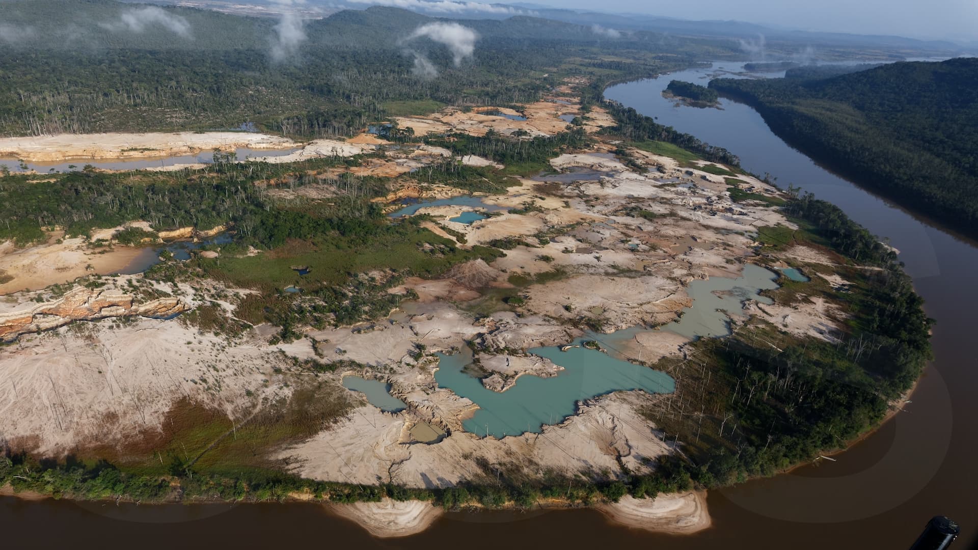 Ecocidio Minero: Impacto Devastador en Pueblos Indígenas y el Amazonas