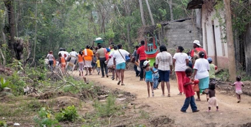 Crecen las Necesidades de Desplazados en Colombia Tras Terremoto