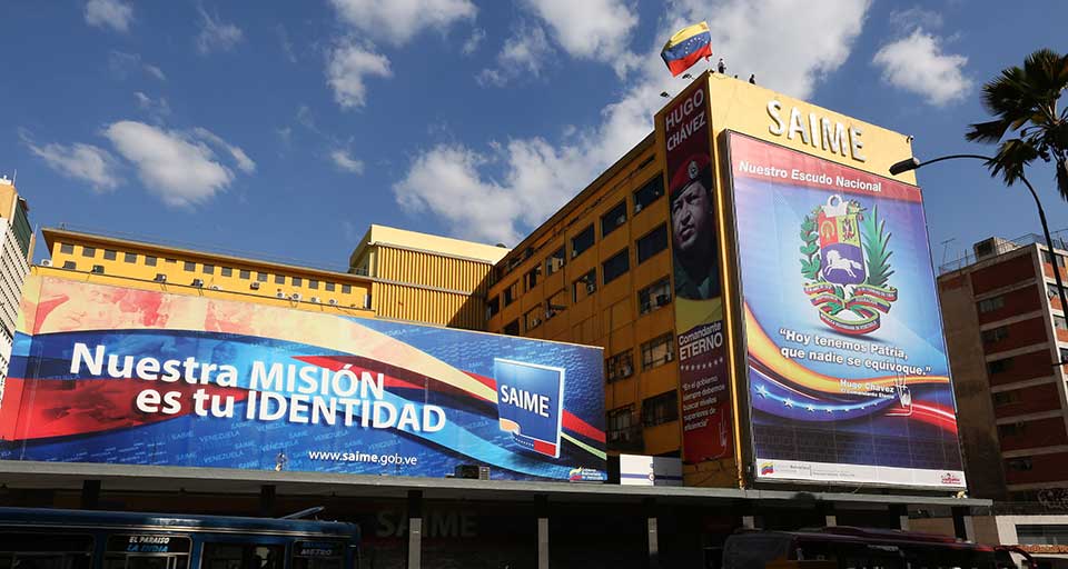 Crisis eléctrica altera atención en oficinas del Saime en Caracas