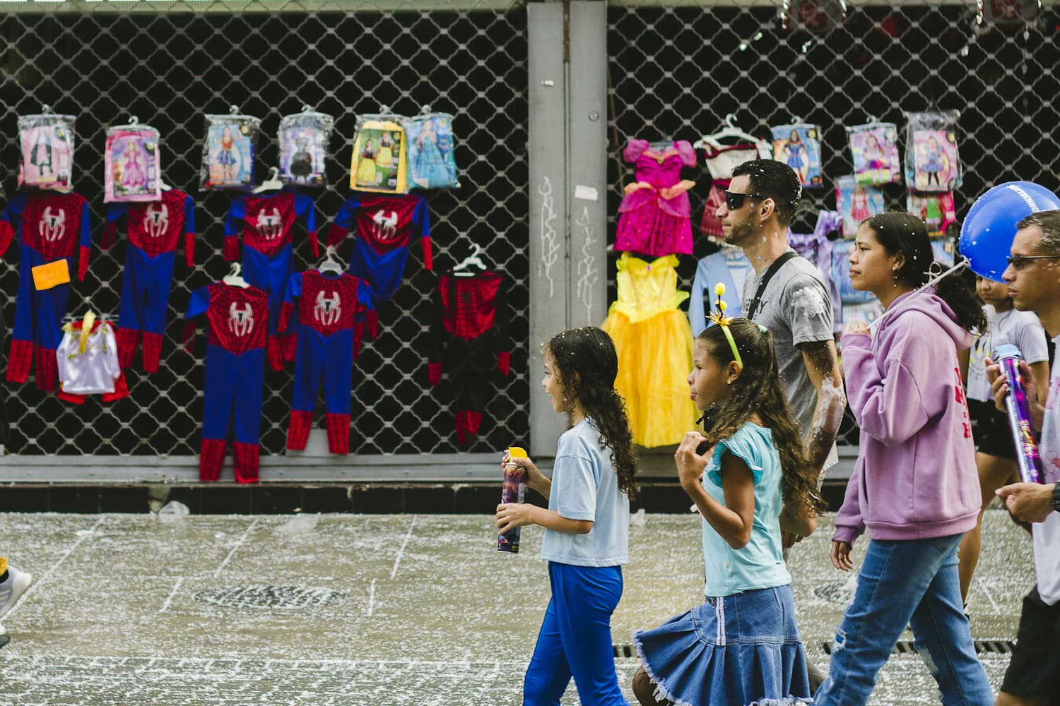 Carnaval 2026: Prohibición de Disfraces Costosos Alivia a Familias Venezolanas
