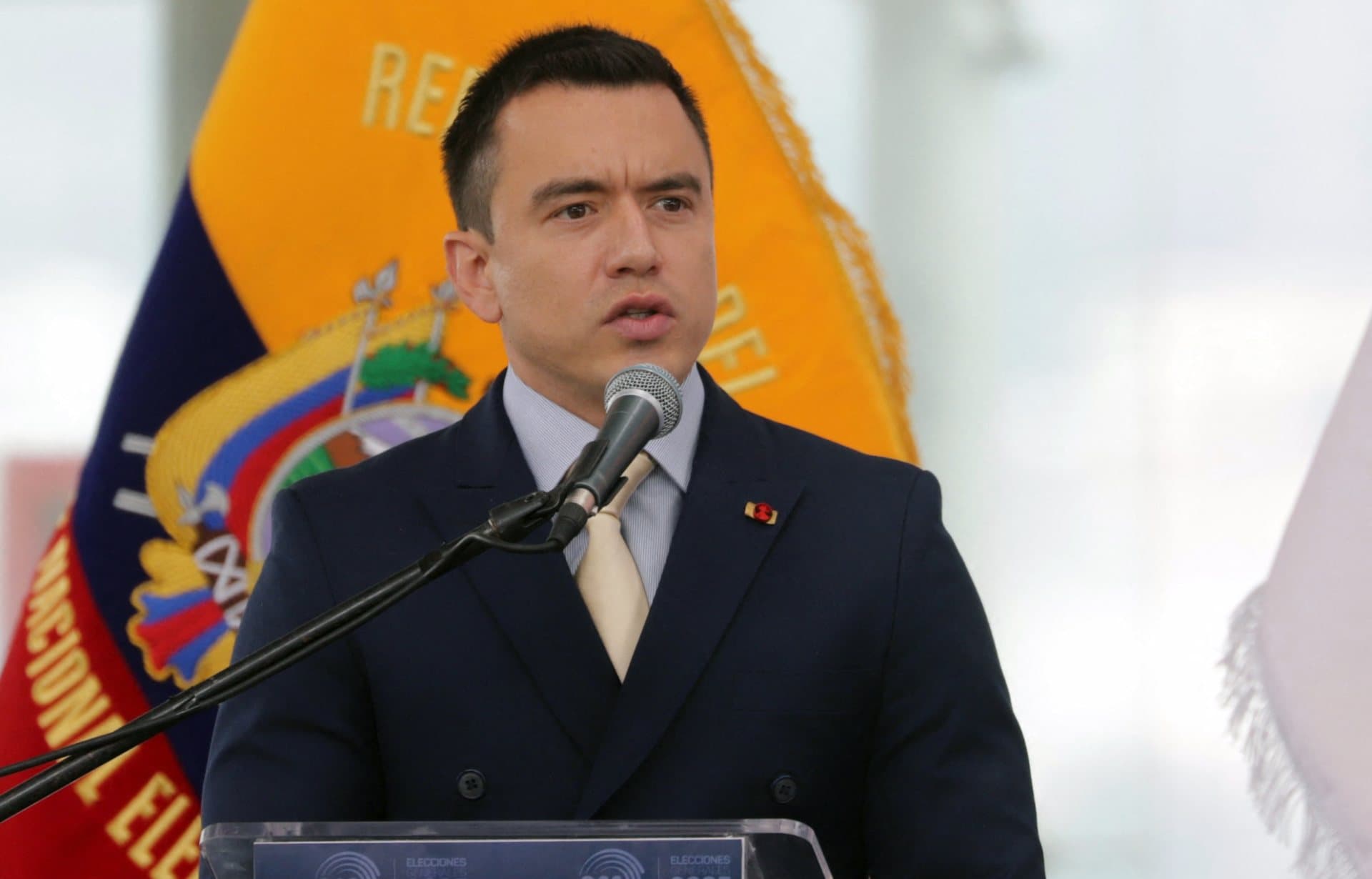 Noboa imita a Trump y desata guerra comercial entre Ecuador y Colombia