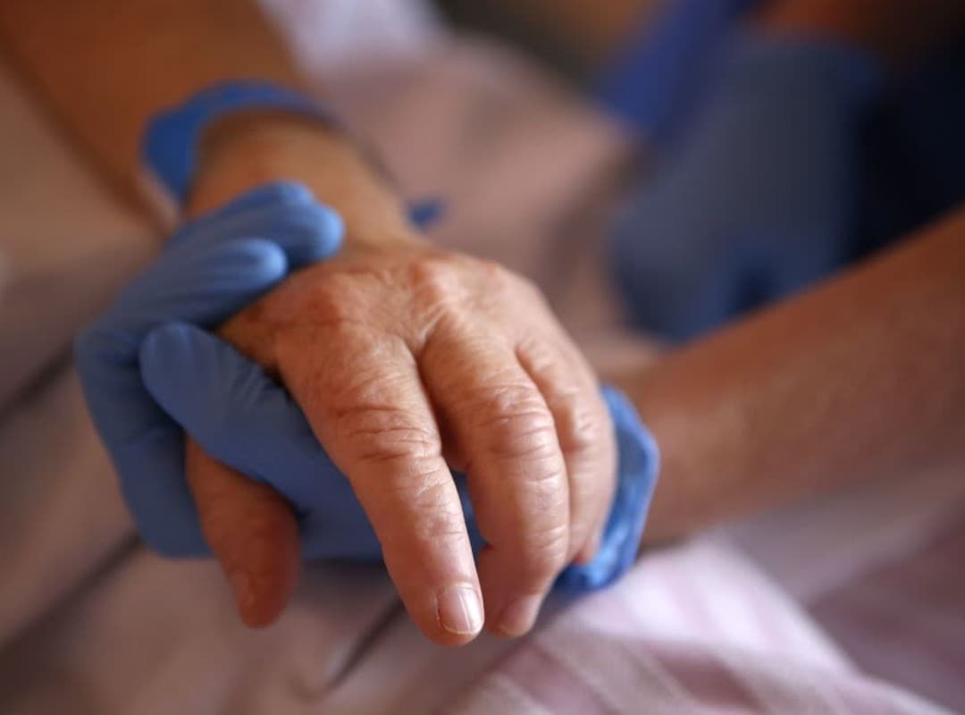 Cuba avanza hacia la eutanasia legal, pero su aplicación queda incierta