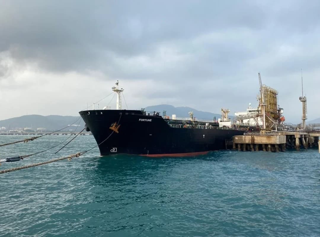 EE UU evalúa levantar sanciones a buques de la flota fantasma de Venezuela, Rusia e Irán