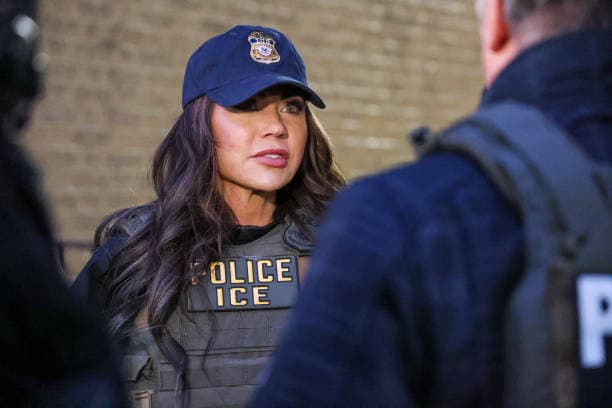 Kristi Noem: La Gobernadora Firme en Inmigración y sus Controversias