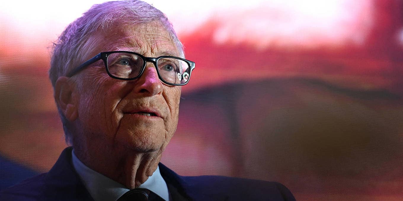 Bill Gates admite su error al relacionarse con Epstein