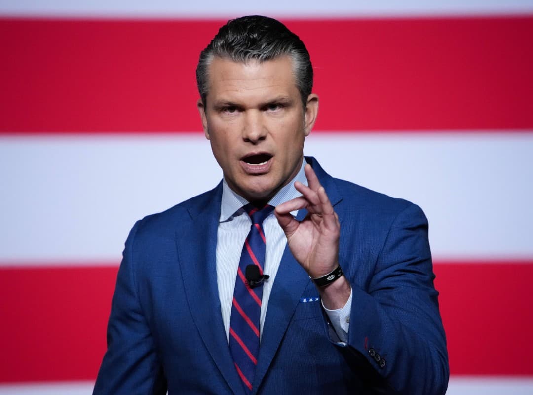 Estados Unidos podría desplegar tropas en Medio Oriente, advierte Hegseth