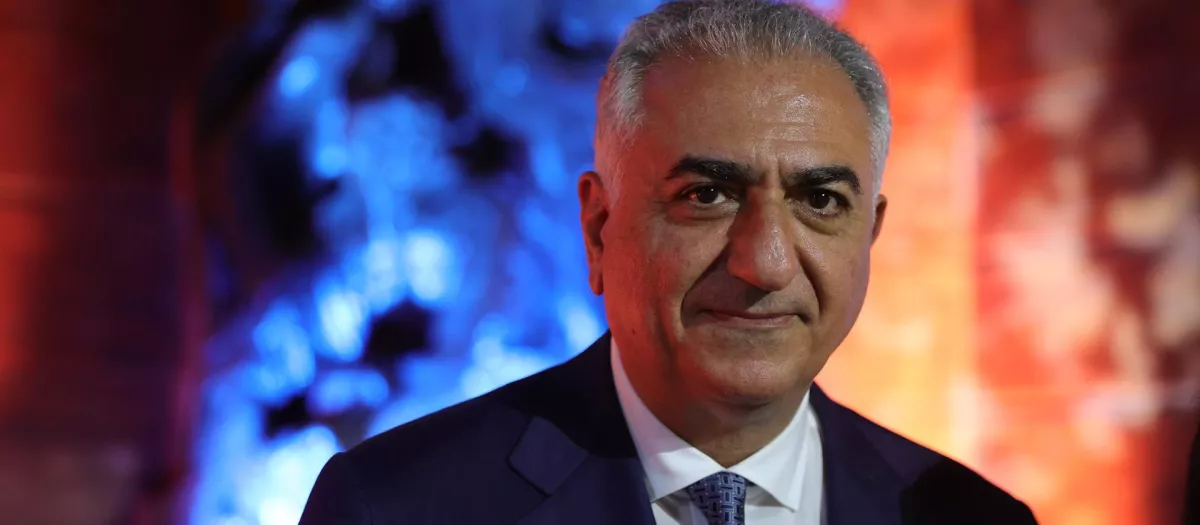 Quién es Reza Pahlaví, el hijo del último sah de Persia que anima a los iraníes a luchar contra el régimen de los ayatolás