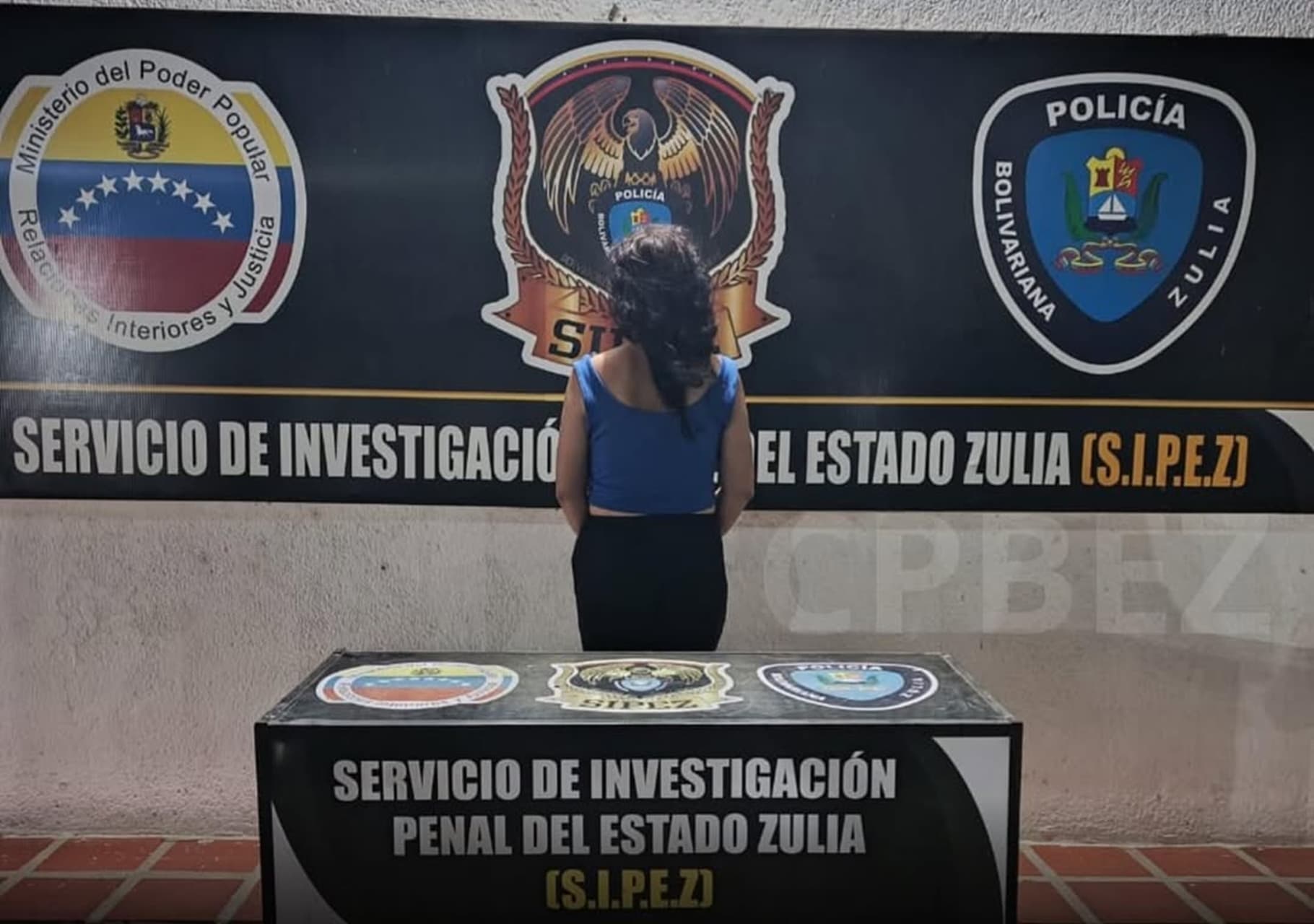 Detuvieron a mujer tras viralizarse video donde golpea a su hija en Zulia: vecinos la grabaron