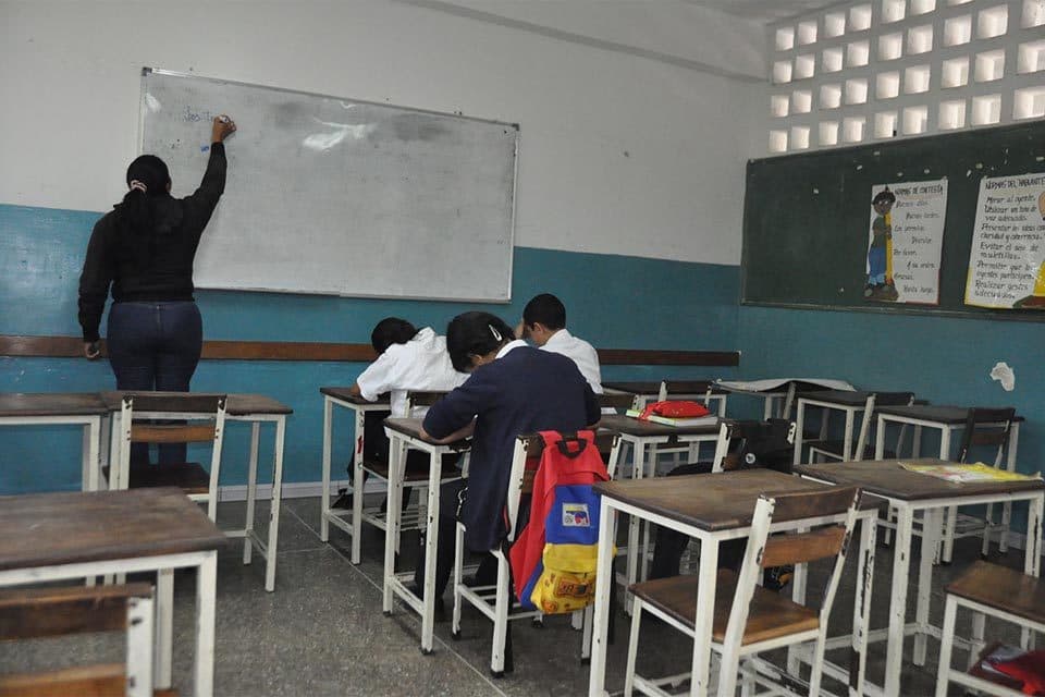 Entre la normalidad y el temor: así iniciaron las clases en Venezuela tras el ataque de EE UU