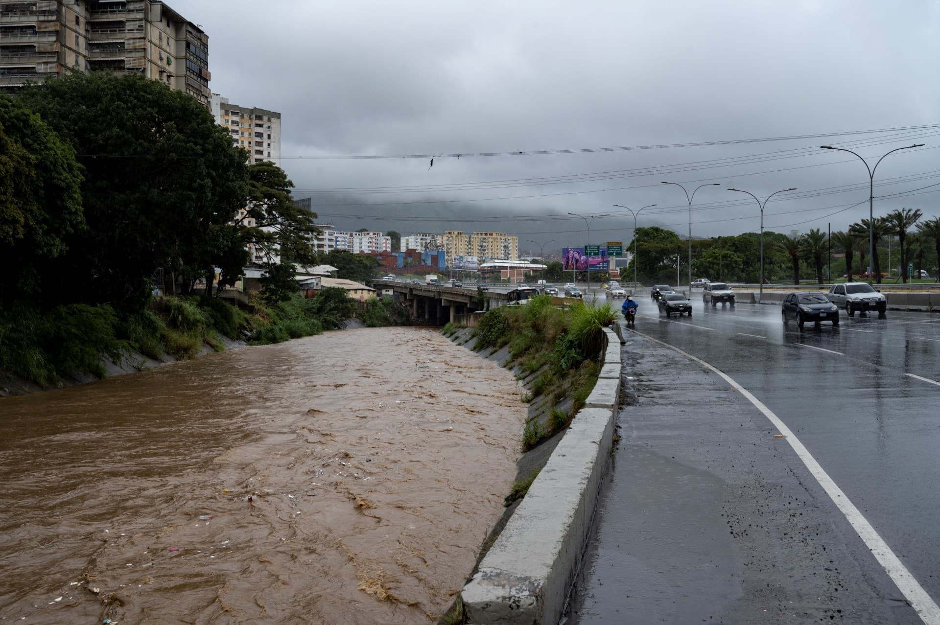El Guaire: Un río que clama por su recuperación en Caracas