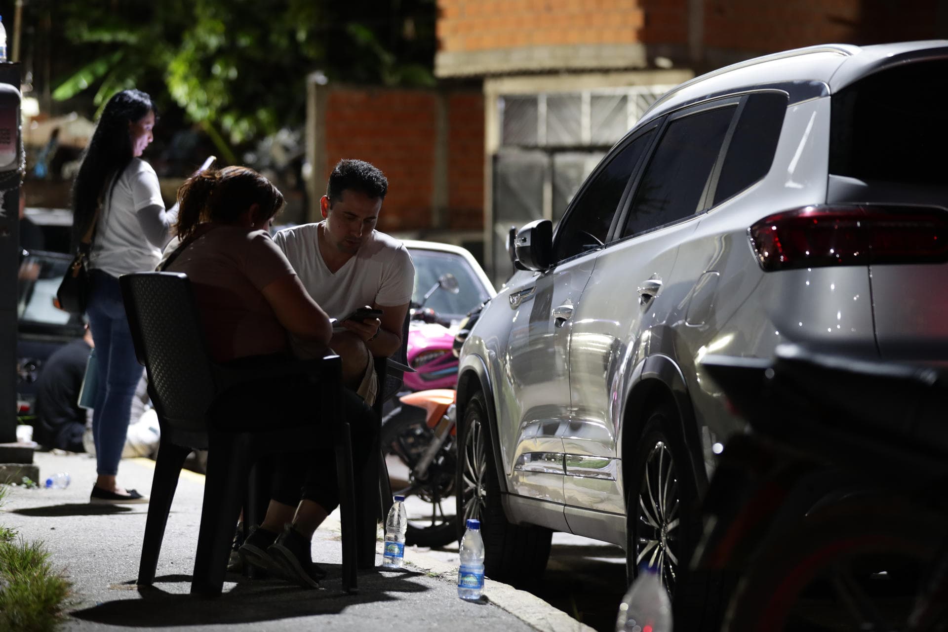 Video: familiares simbolizan con zapatos los pasos que dejan de dar presos políticos