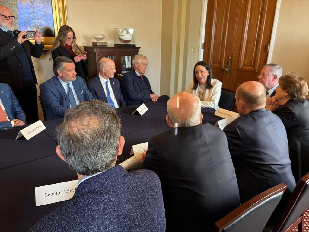 María Corina Machado se reúne con legisladores estadounidenses tras encuentro con el presidente Trump