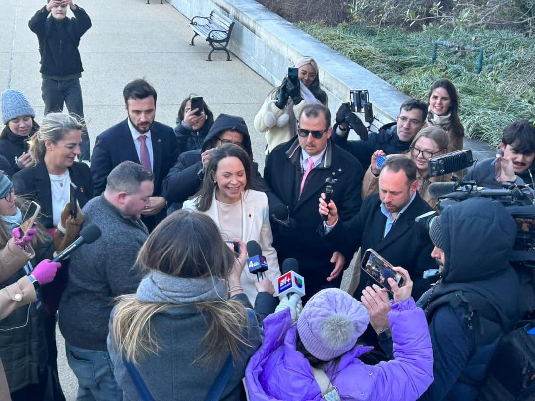 María Corina Machado dice que le entregó a Trump la medalla del Nobel de la Paz