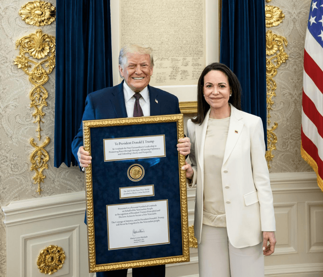 La foto del encuentro entre María Corina Machado y Donald Trump