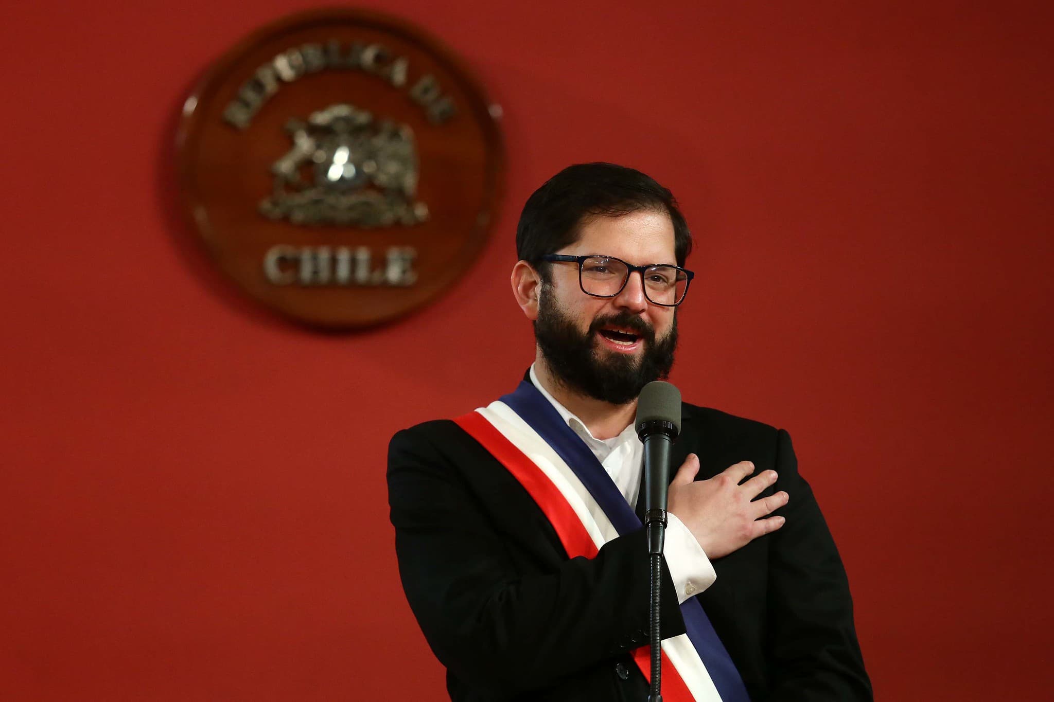 Boric califica a Cuba de dictadura y cuestiona el rumbo de Venezuela tras la captura de Maduro