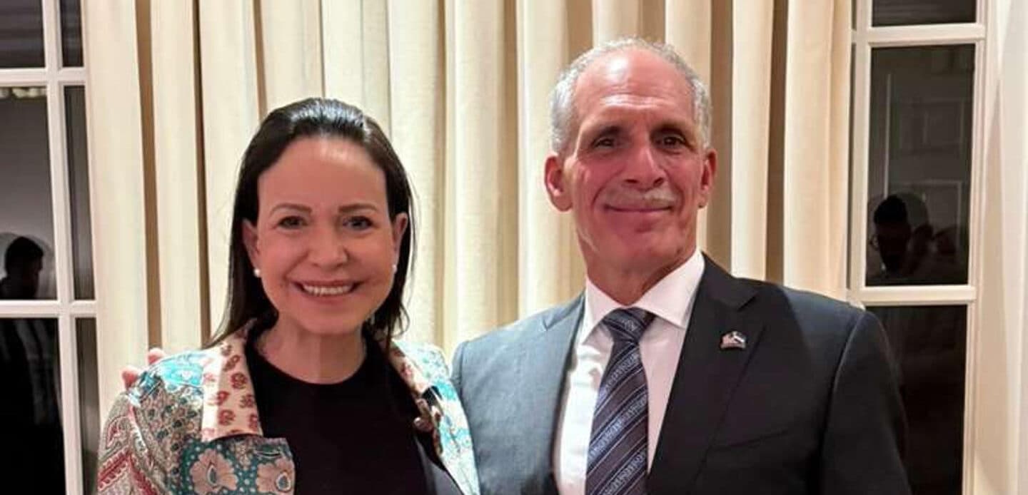 María Corina Machado: La voz de la oposición venezolana se reúne con líder hondureño