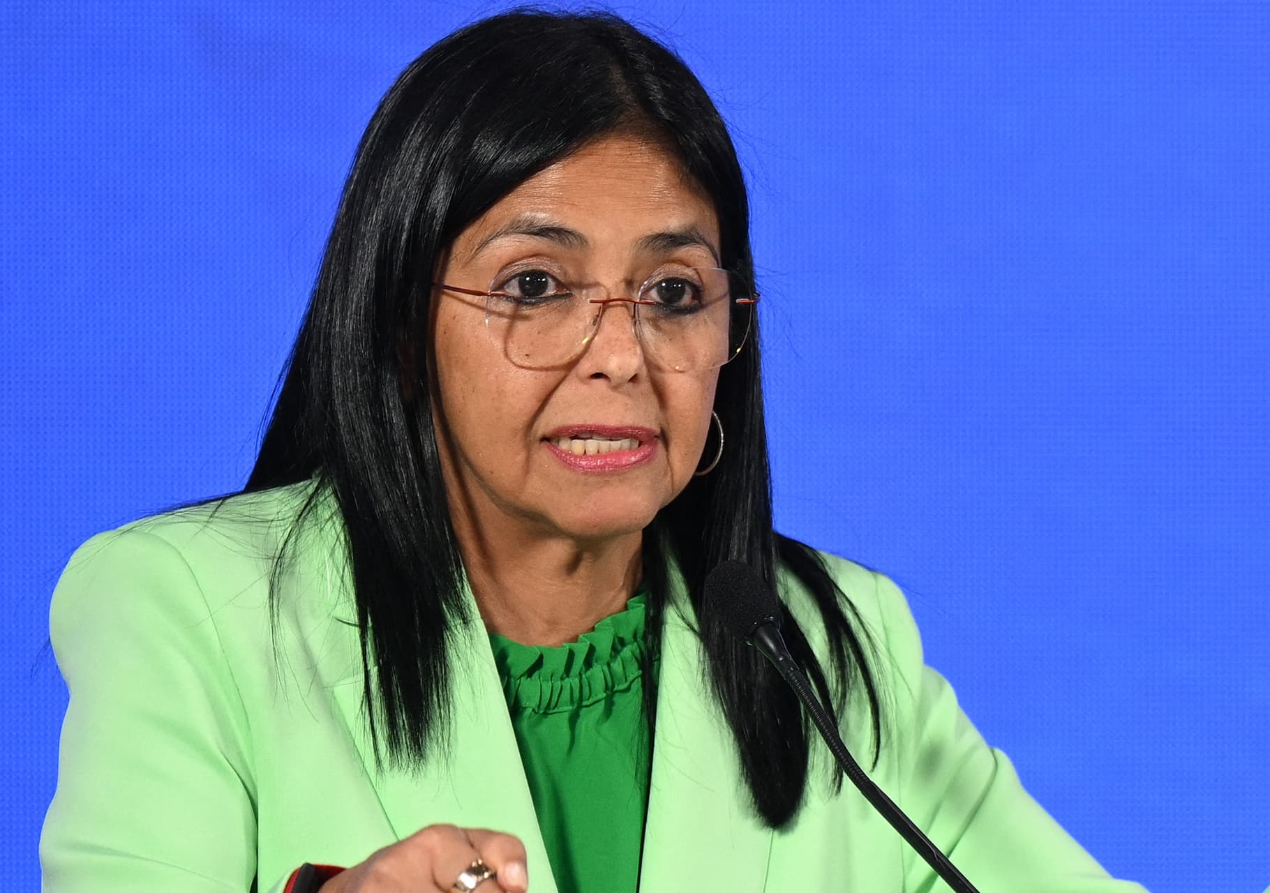 Delcy Rodríguez anuncia aumento del 37% en recursos regionales