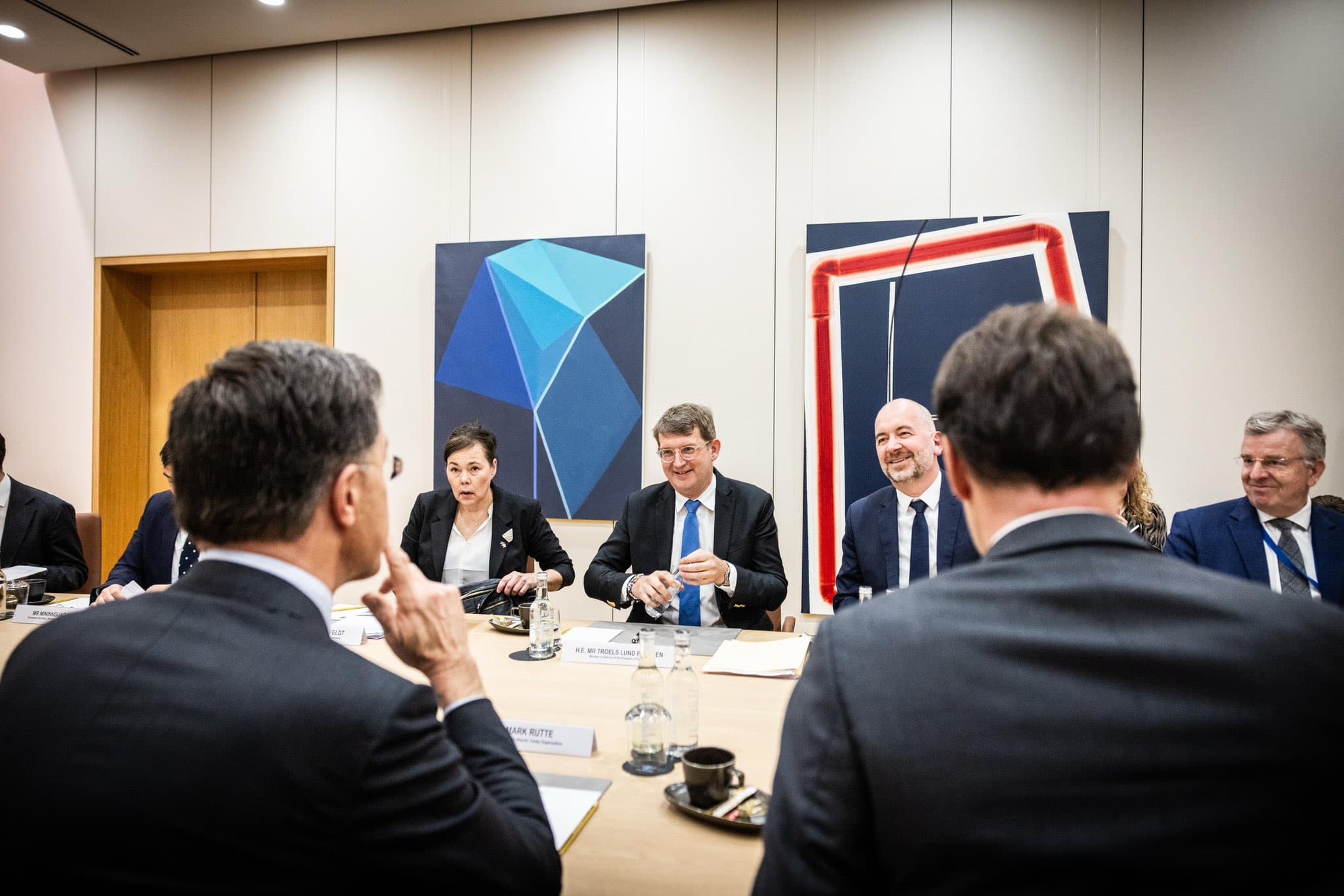 Dinamarca y Groenlandia: Reforzando la Presencia de la OTAN en el Ártico