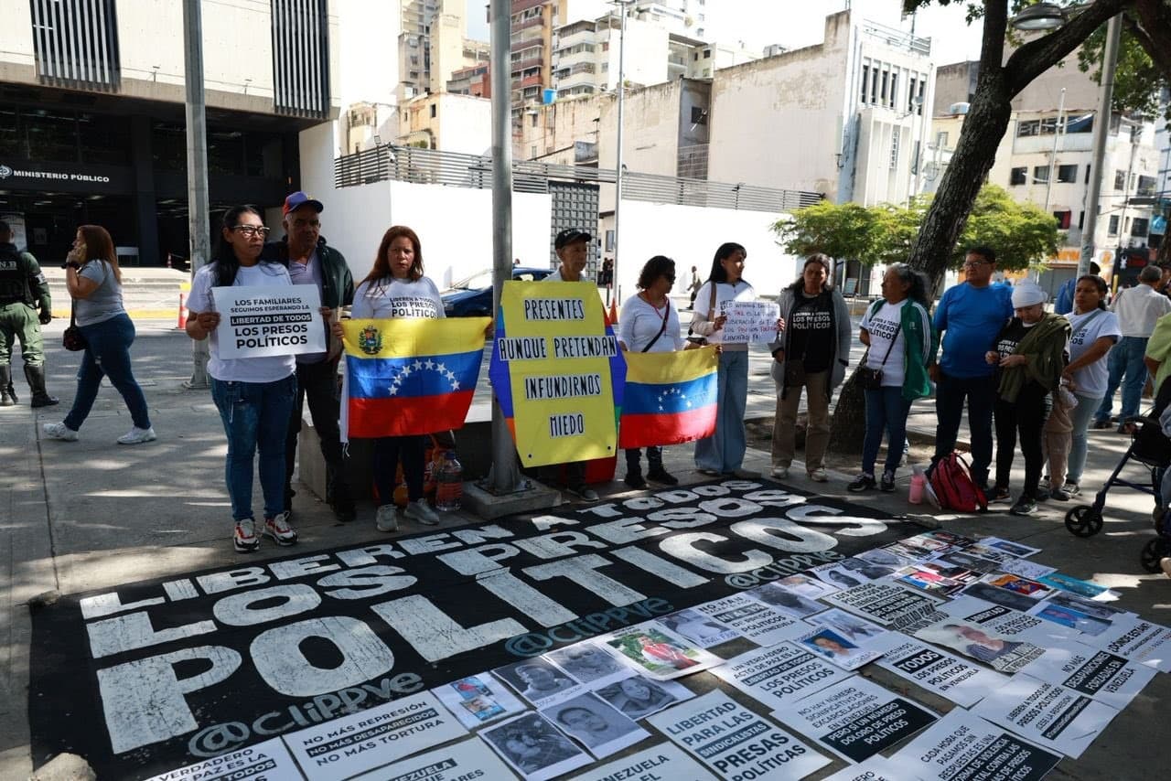 Familiares demandan en la Fiscalía liberar a presos políticos en Venezuela