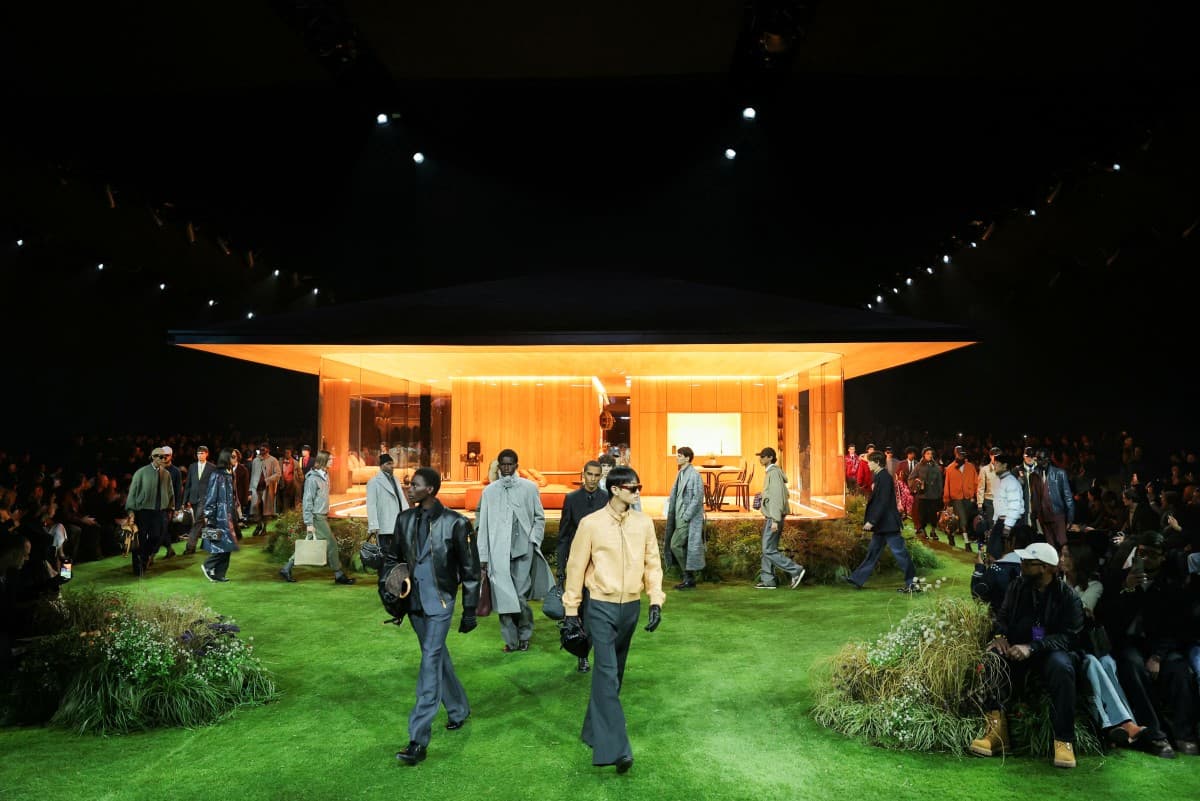 Pharrell Williams Brilla en París con su 'Dandy del Futuro' para Louis Vuitton