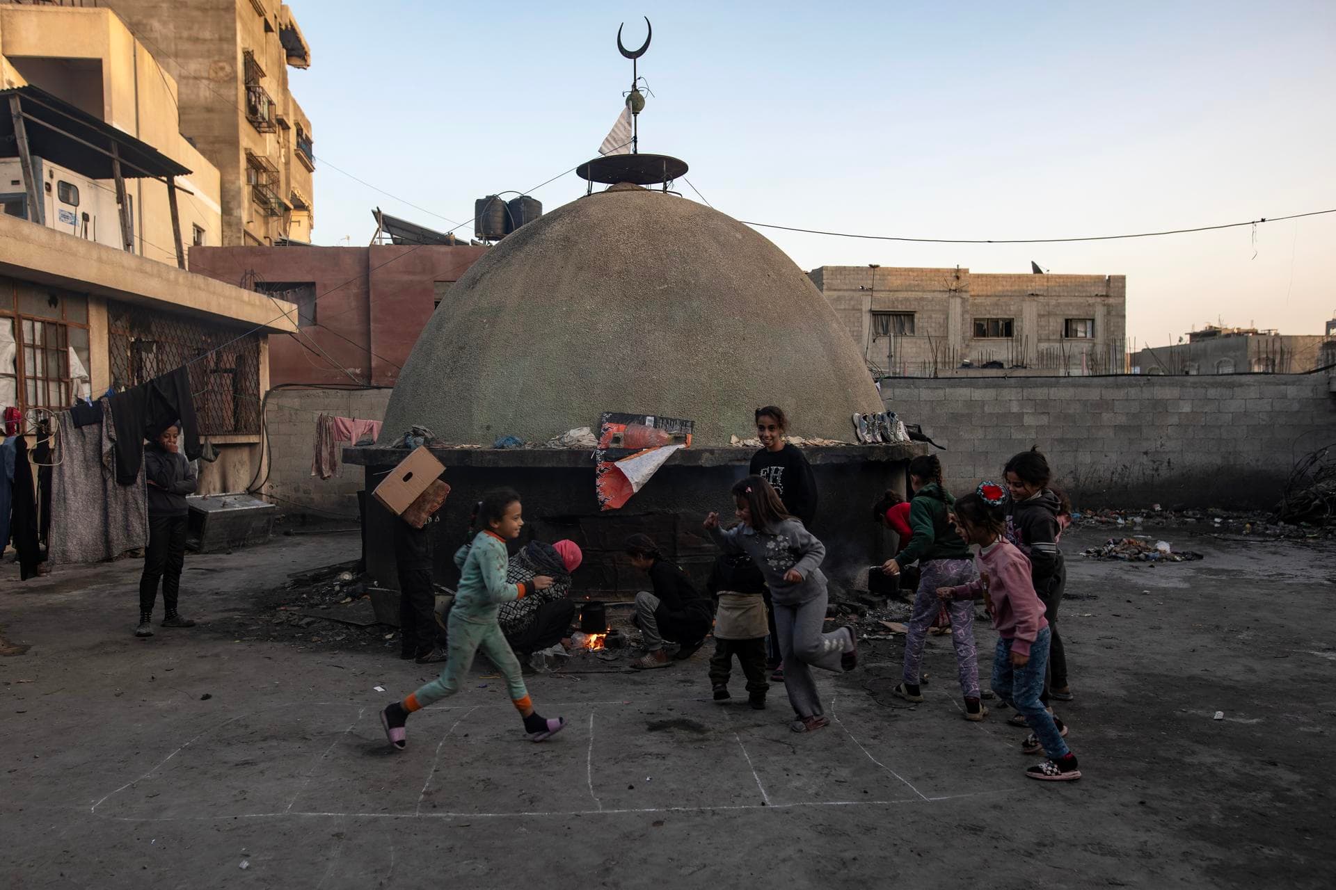 Crisis en Gaza: Abundancia de alimentos, pero la mayoría no puede comprarlos