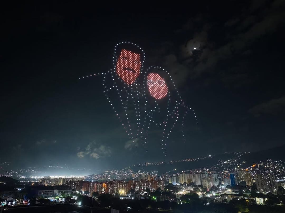 Venezolanos Rechazan Espectáculo de Drones en Favor de Maduro