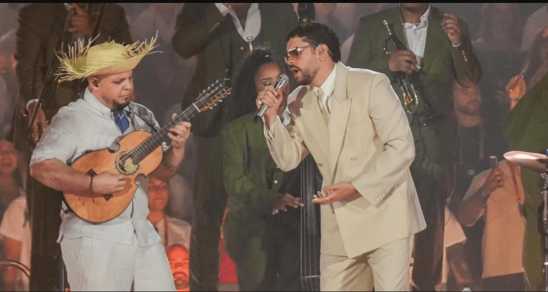 Bad Bunny Revive la Cultura Puertorriqueña en Medellín Durante su Gira