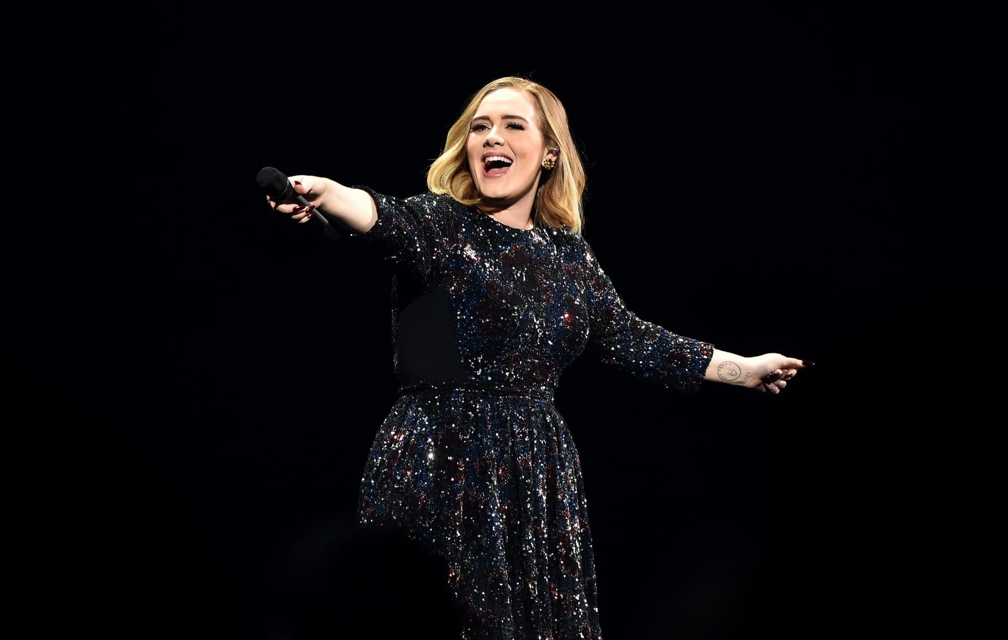 Adele rompe récord: 15 años de '21' y más de 56 millones vendidos