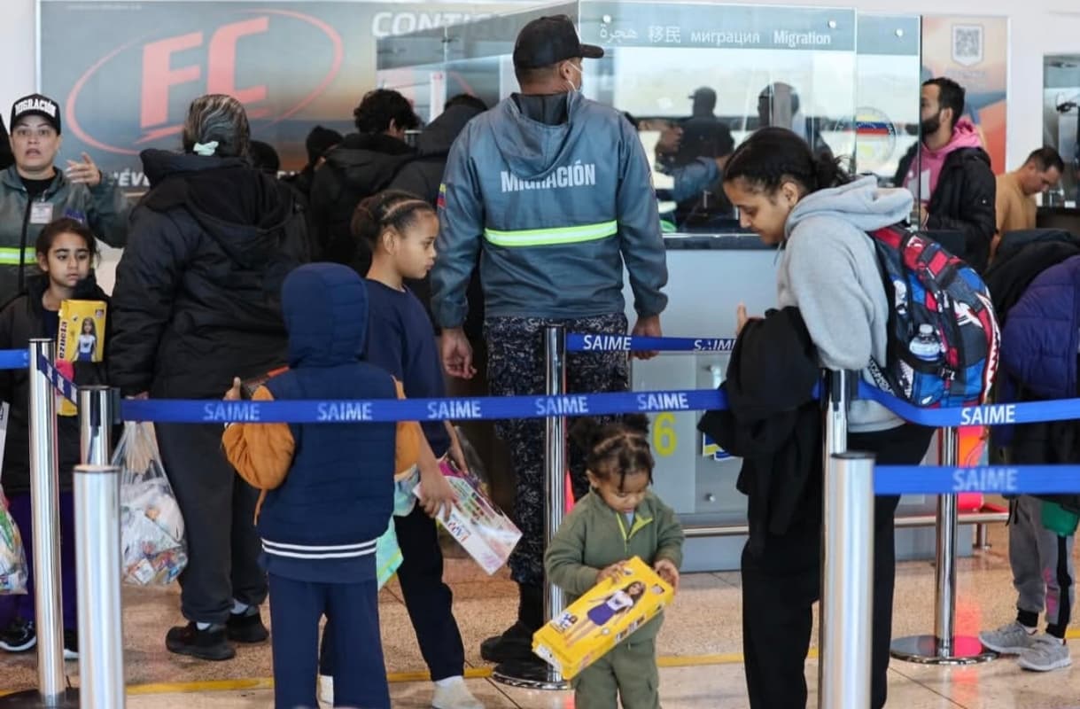 Venezuela repatria a 128 ciudadanos desde Estados Unidos en vuelo especial