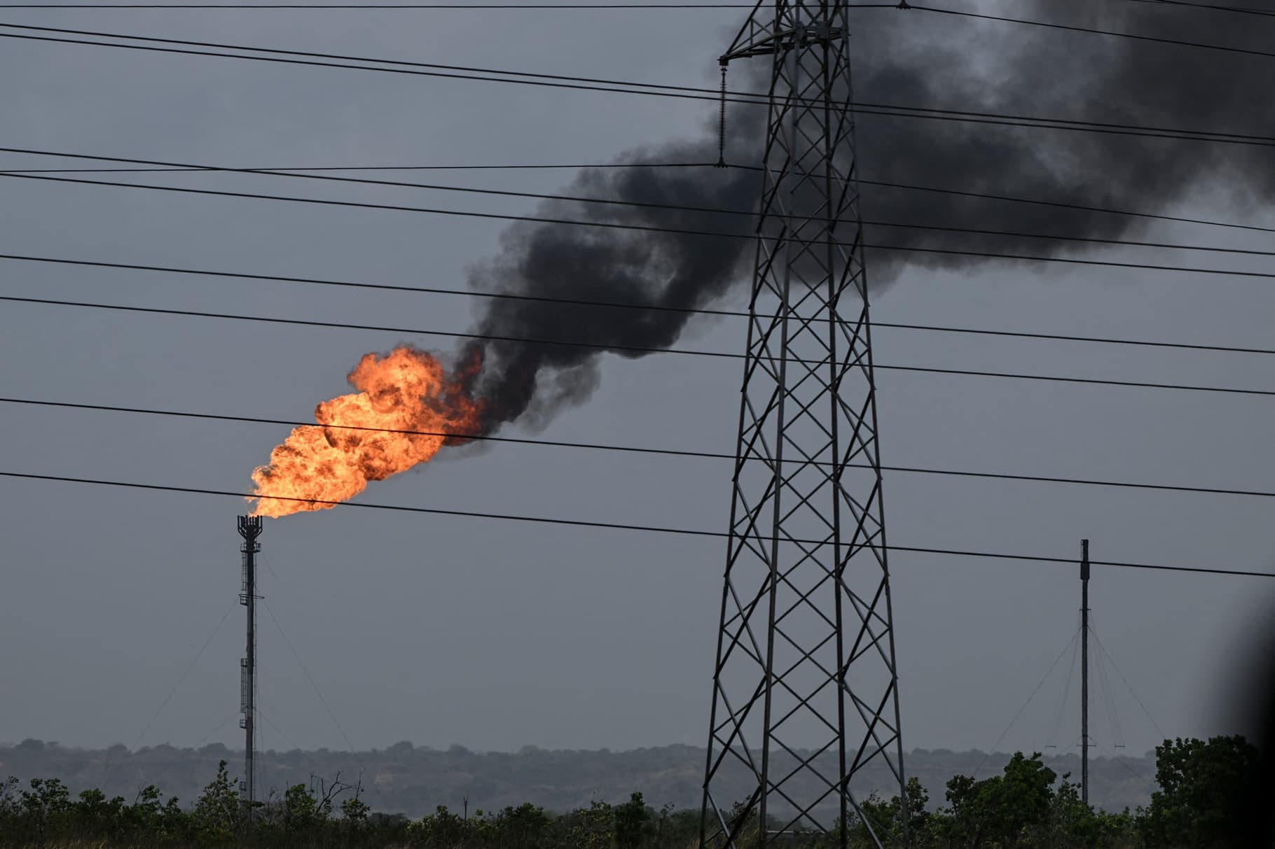 Colombia Considera Importar Gas de Venezuela ante Caída de Reservas