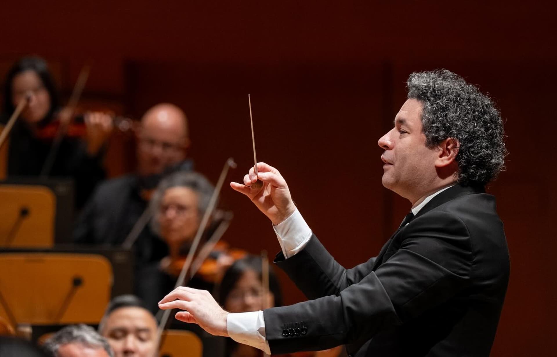 Gustavo Dudamel brilla en los Grammy con dos premios por Yanga
