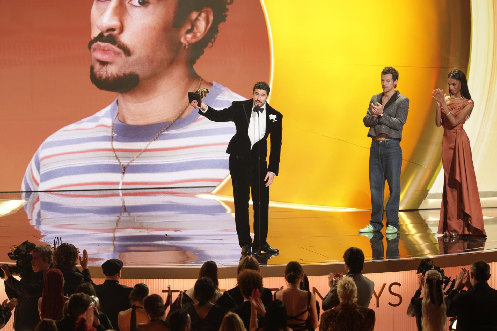 Bad Bunny hace historia al ganar el Grammy con su álbum en español