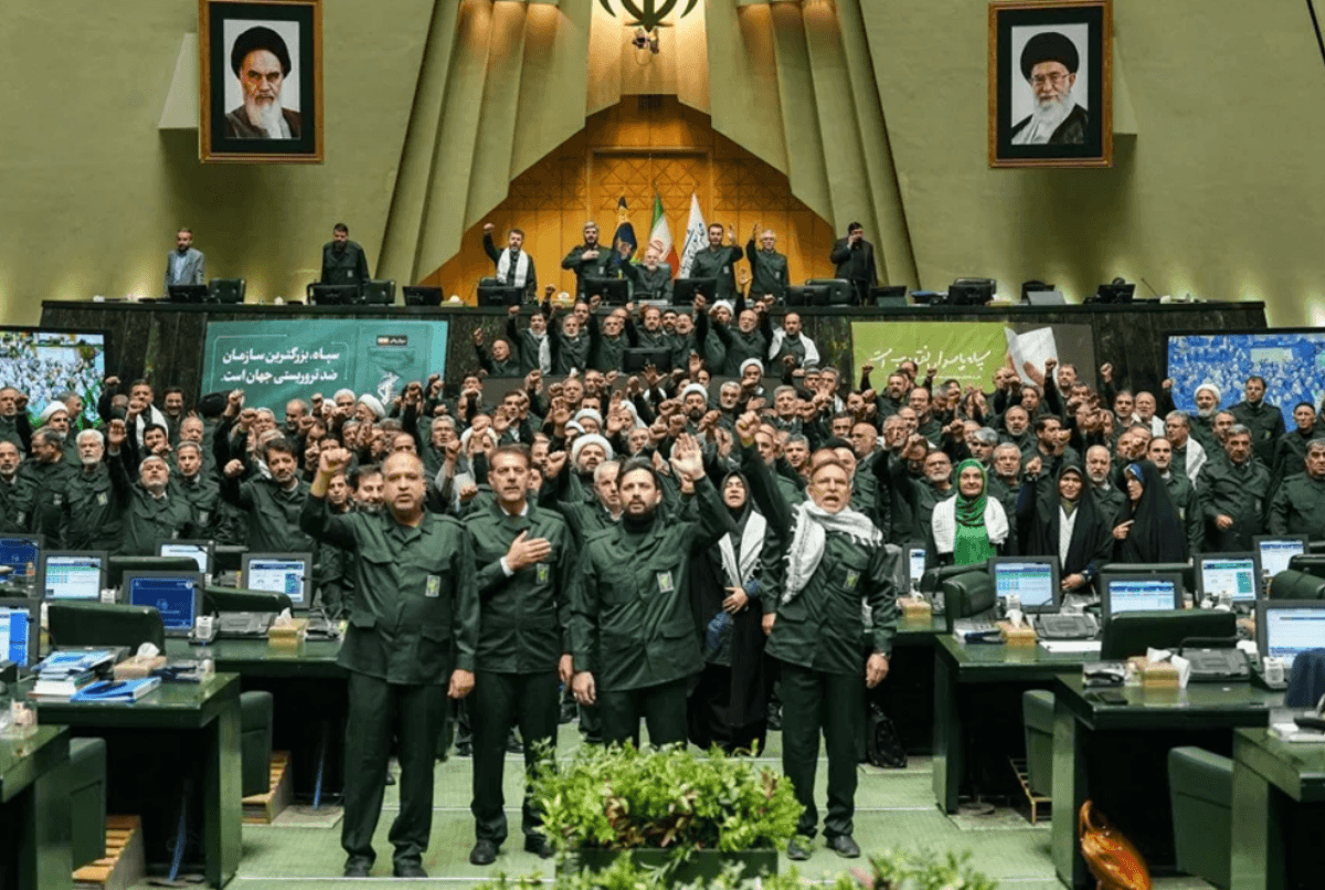 Irán convoca a embajadores europeos tras catalogar a su Guardia como terrorista