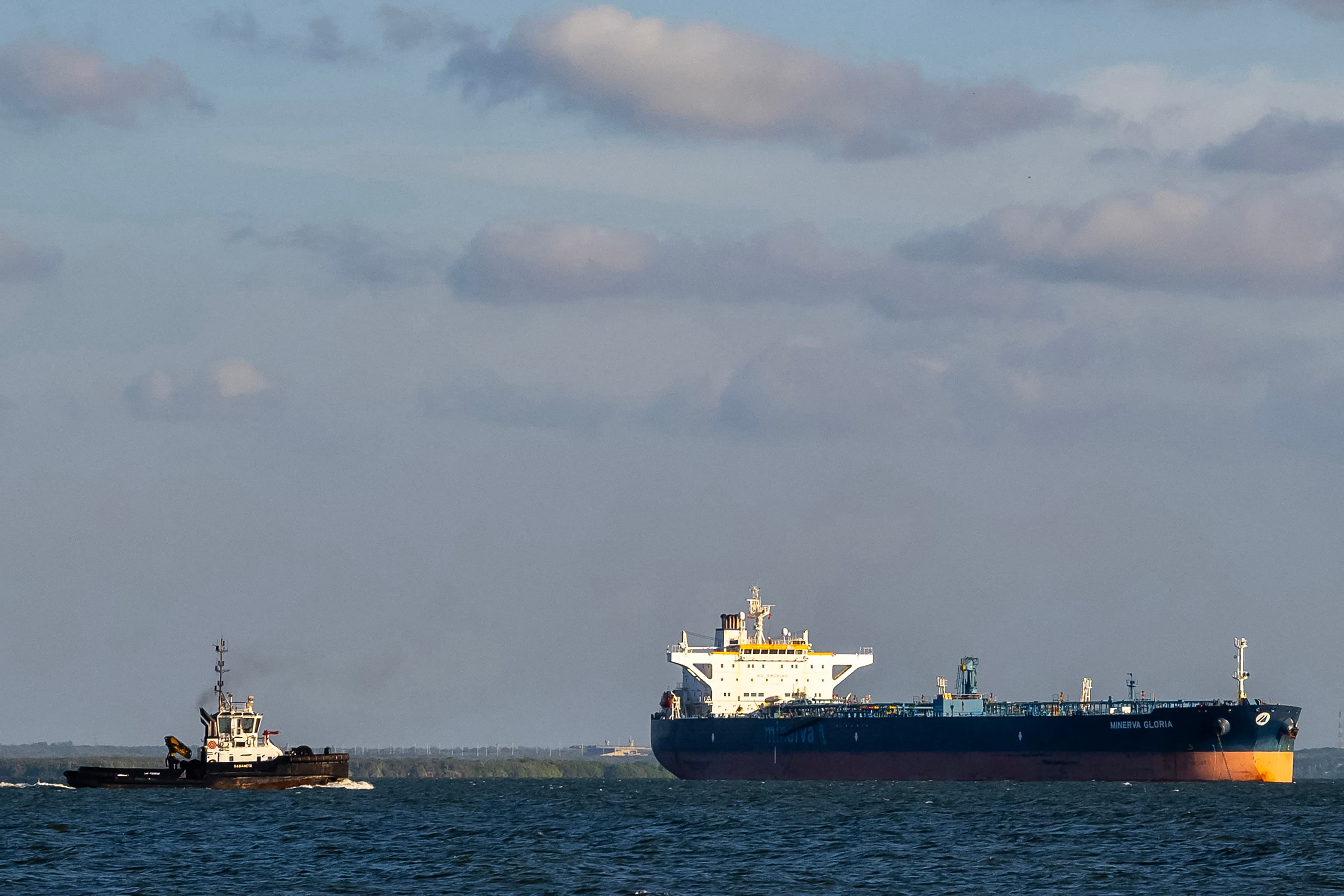 Trump propone abrir puerta a inversiones chinas en el petróleo venezolano